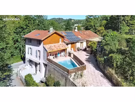 maison 5 pièces 250 m²