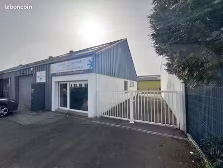 local 230 m²