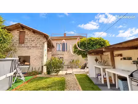 maison 6 pièces 136 m²