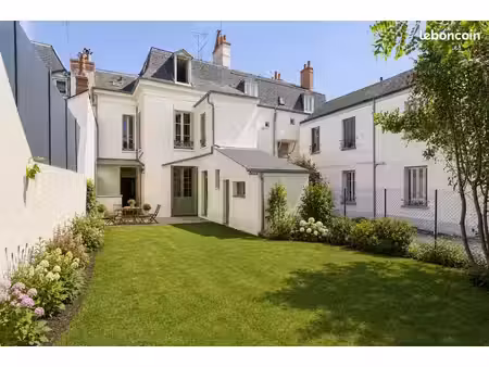 jolie maison quartier des halles  202m2  5 chambres  terrasse  jardin  37000 tours