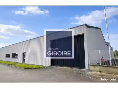 local d'activité 1 600 m²