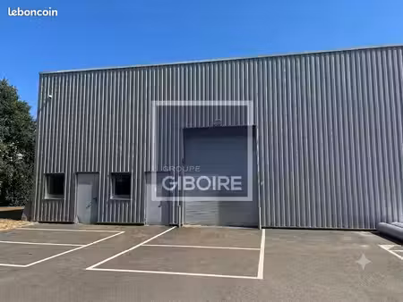 local d'activité 711 m²