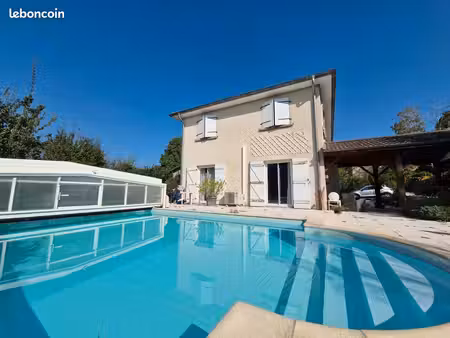 belle maison 171m² / garage + dépendance / terrain 2970m² / piscine / calme et sans vis à 