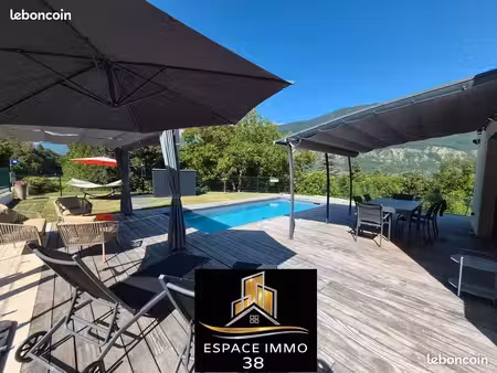 villa 7 pièces 132 m²