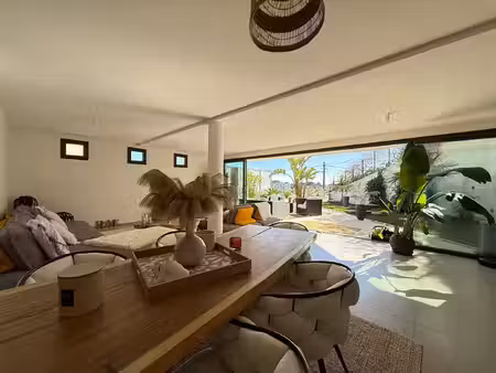 appartement à louer t4 d’un grand standing de 162 m2 avec ascenseur  double garage et une 