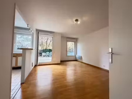 location appartement 2 pièces 43 m² à noisy-le-grand (93160)  893 €