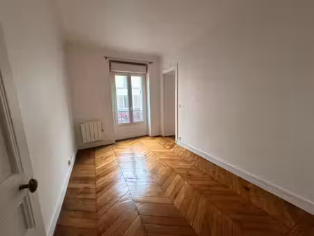 2 pièces- rue oberkampf