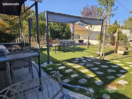 villa 6 pièces 140 m²