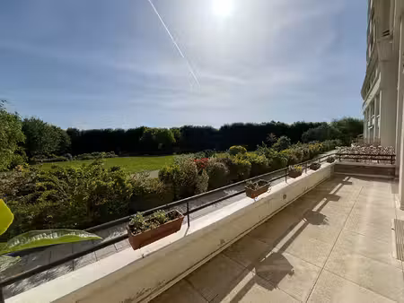 appartement saint-cloud / 5 pièces 92 79 m² / proche gare du val d'or (ligne l) avec terra