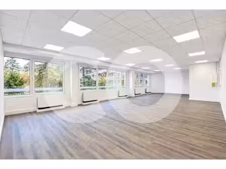 vente bureaux 63m² à 133m²