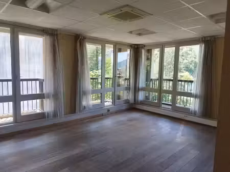 vente bureaux cluses 74300 88m²