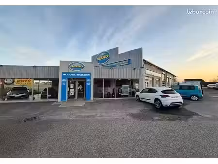 garage automobile  garage 650 m² amboise