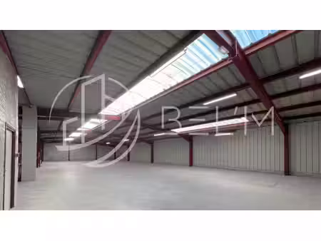 location local d’activités noisiel 77186 2400m²