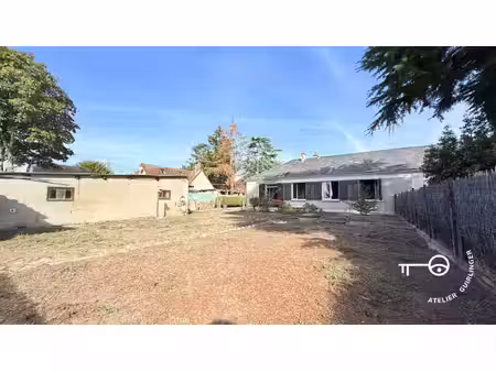 maison de plain-pied à rénover. 3 chambres et jardin à romorantin-lanthenay