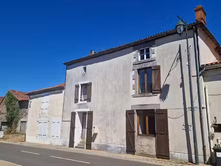 haute vienne: maison de village avec gîte indépendant et grange  proche de mézières sur is