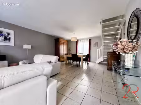 maison 6 pièces 101 m²