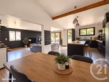 maison 5 pièces 135 m²