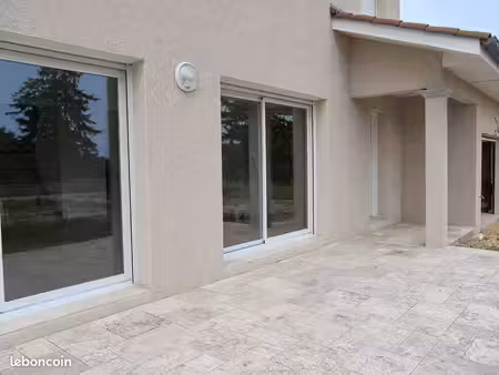 loue maison à maubec