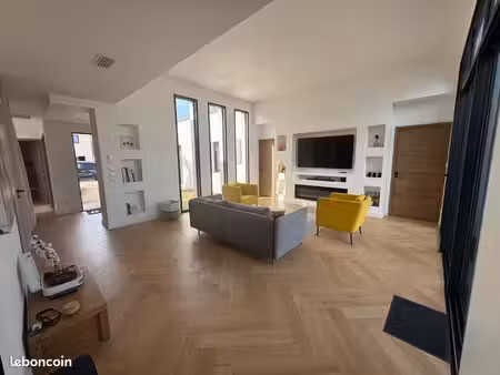 maison familiale contemporaine de 182 m² – 4 chambres – terrain de 1 200 m² – proche du la