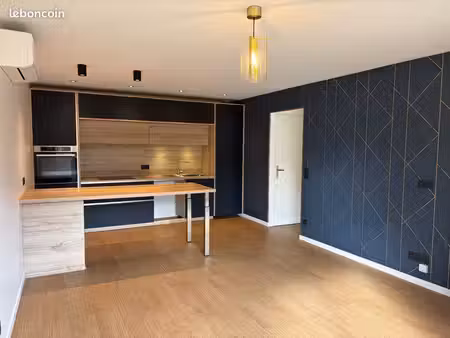 à louer – t2 rénové à neuf de 50 m² - clim  balcon  vue dégagée