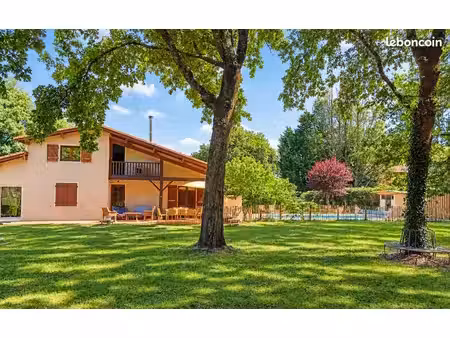 maison landaise en bordure de forêt