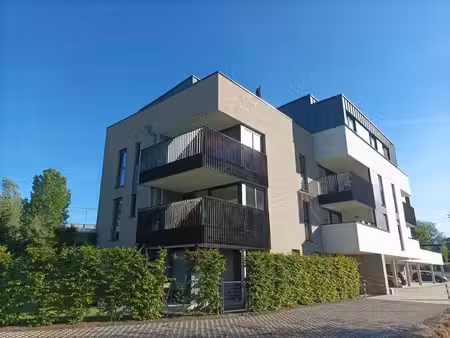 bel appart 2 ch avec terrasse  parkings et cave