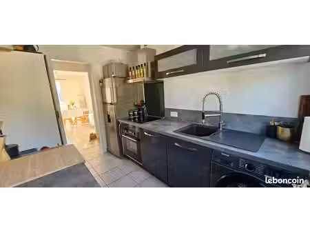 t3 57m² lumineux avec balcons  garage  cave et vue dégagée