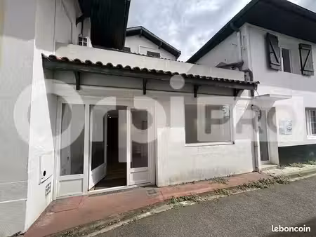 bureau 65 m²
