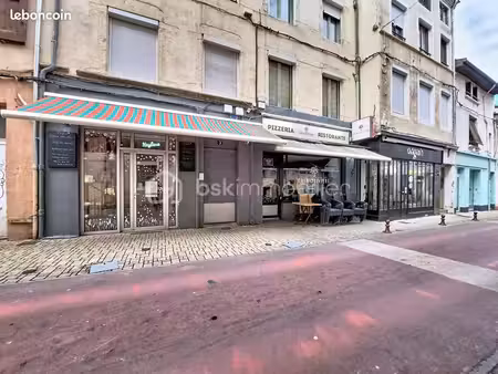 local restaurant 118 m²