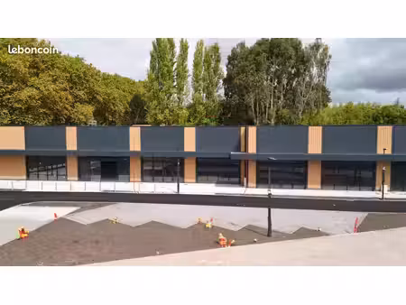 local commercial 150 m²