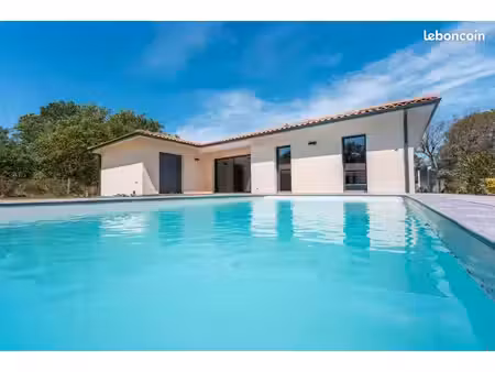 maison de 124 m² avec piscine et terrain arboré à saint-aubin-de-medoc (33)