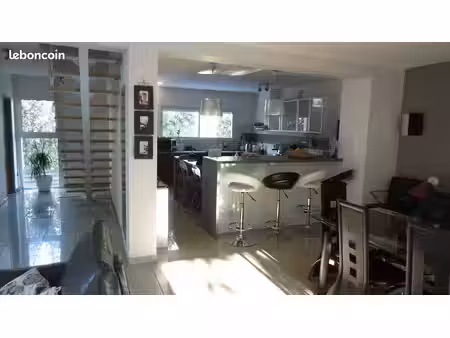 maison familiale contemporaine 200 m²