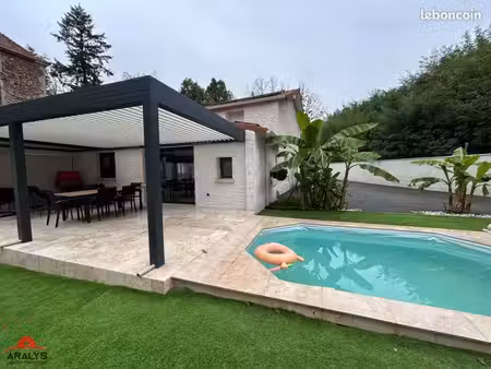 maison 6 pièces 140 m²