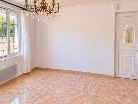 maison de plain-pied rénovée avec jardin privatif