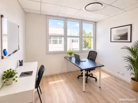 bureau privatif 10 m² – millénaire – 1 à 2 postes – parking + fibre