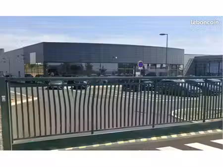 local commercial 1 400 m² – béziers est a9/a75