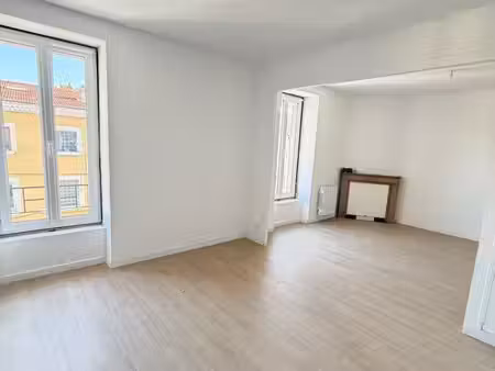 appartement t3 entièrement rénové – 74 m²