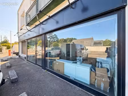 local commercial 102 m²