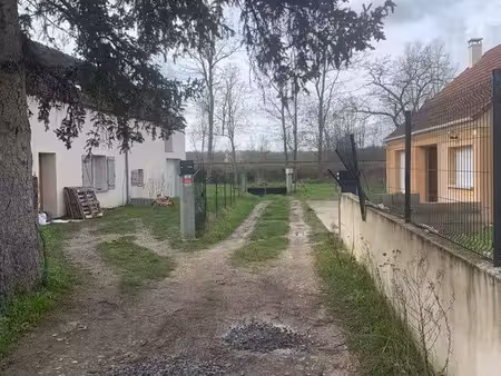 a proximité de la gare à 15 minutes à pied des commerces boulangerie ? supermarché action 