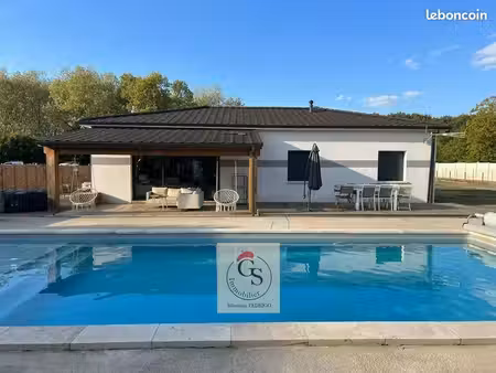 villa 4 pièces 120 m²