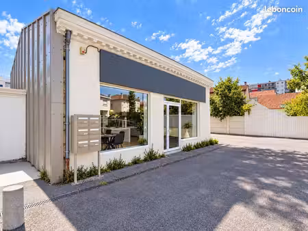 bordeaux caudéran – local commercial 113 5 m² – parking privatif – extension possible