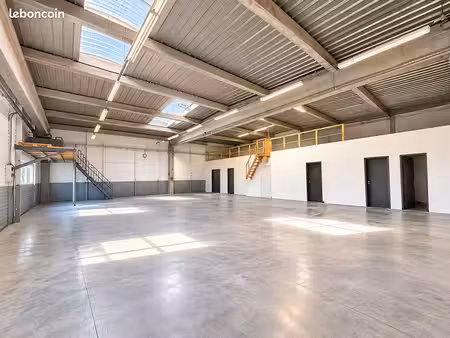 local 451 m² roanne