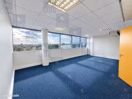 bureaux à louer 200 m² à bègles (bordeaux) – 5 parkings – disponibles de suite