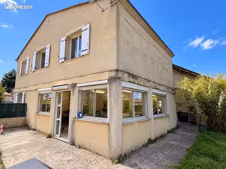 local commercial 40 m2 fargues saint hilaire centre