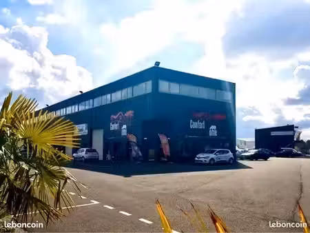 local 120 m2 proche aéroport