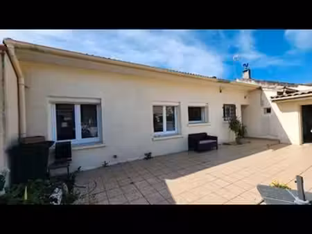 maison plein pied avec 5 pieces mitoyenne de 130mettre carré