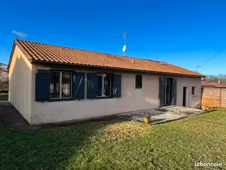 a voir centre village maison plain pied 90m² avec jardin et garage