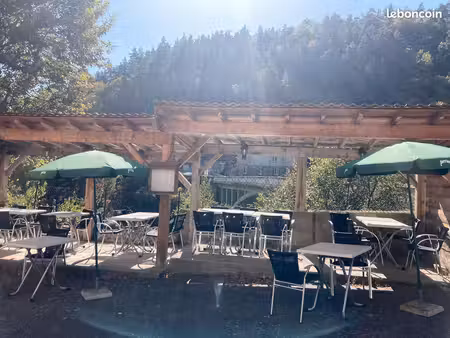 bar restaurant