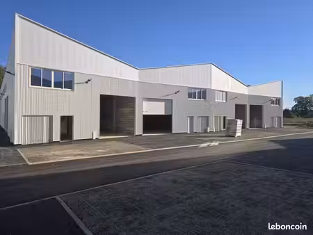 local d'activité 305 m²