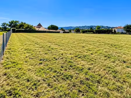 terrain 880 m² bias